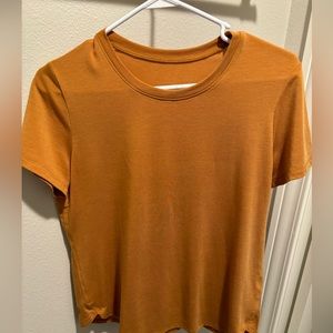Ladies Kuhl Mustard Color Short Sleeve Hiking  T Shirt Size Medium